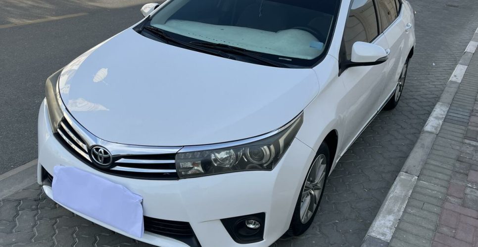 2015 Toyota Corolla white