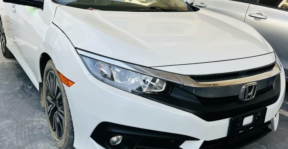 2016-2 Honda Civic White